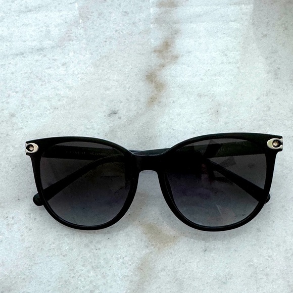 Coach Embedded C HC 8414BD 50023C Rounded Square Black Sunglasses New With Case - Picture 2 of 13